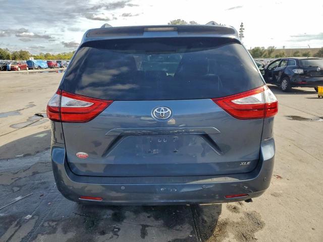 Toyota Sienna Xle Image 4