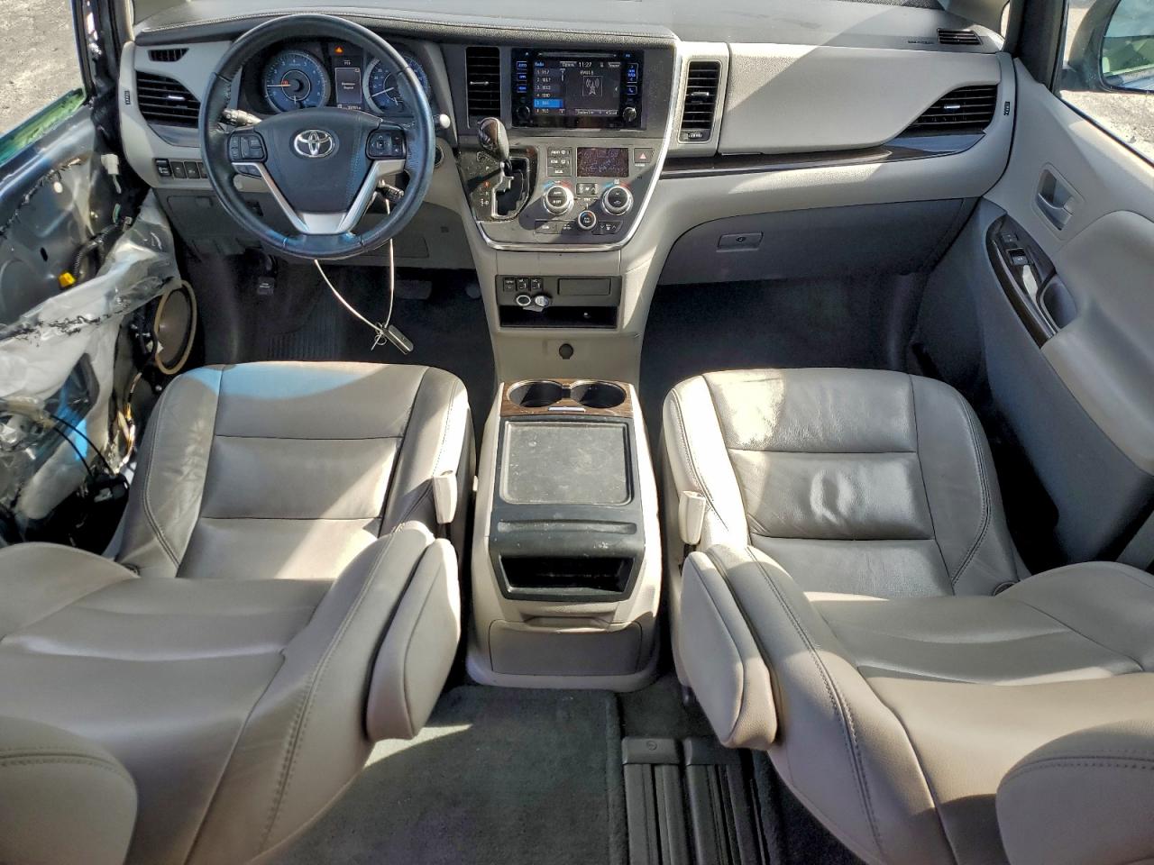 Toyota Sienna Xle Image 8