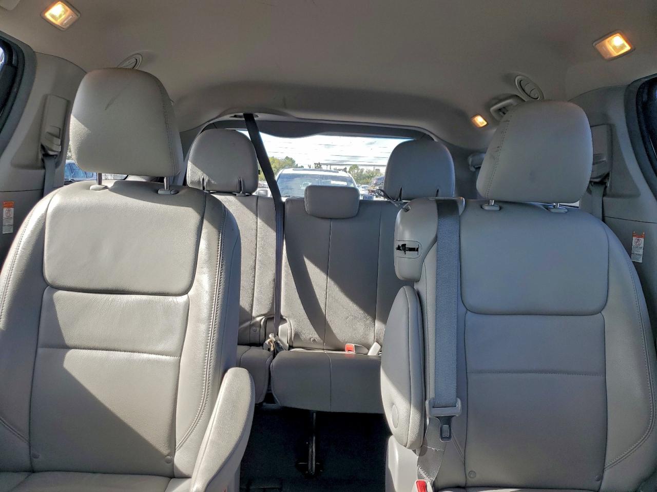 Toyota Sienna Xle Image 11