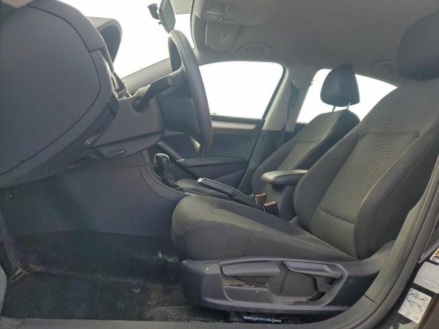 Volkswagen Passat S Image 9