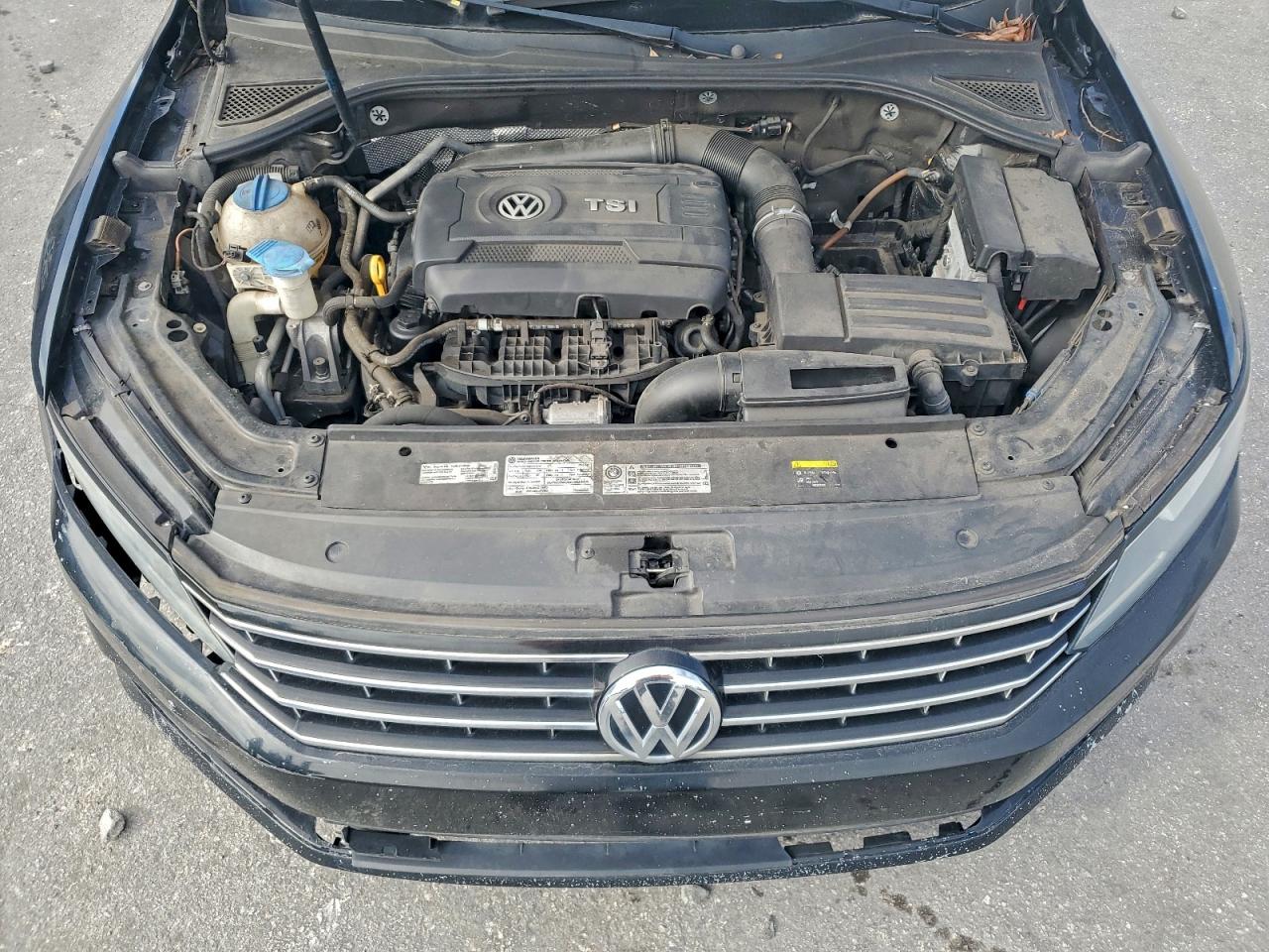 Volkswagen Passat S Image 11