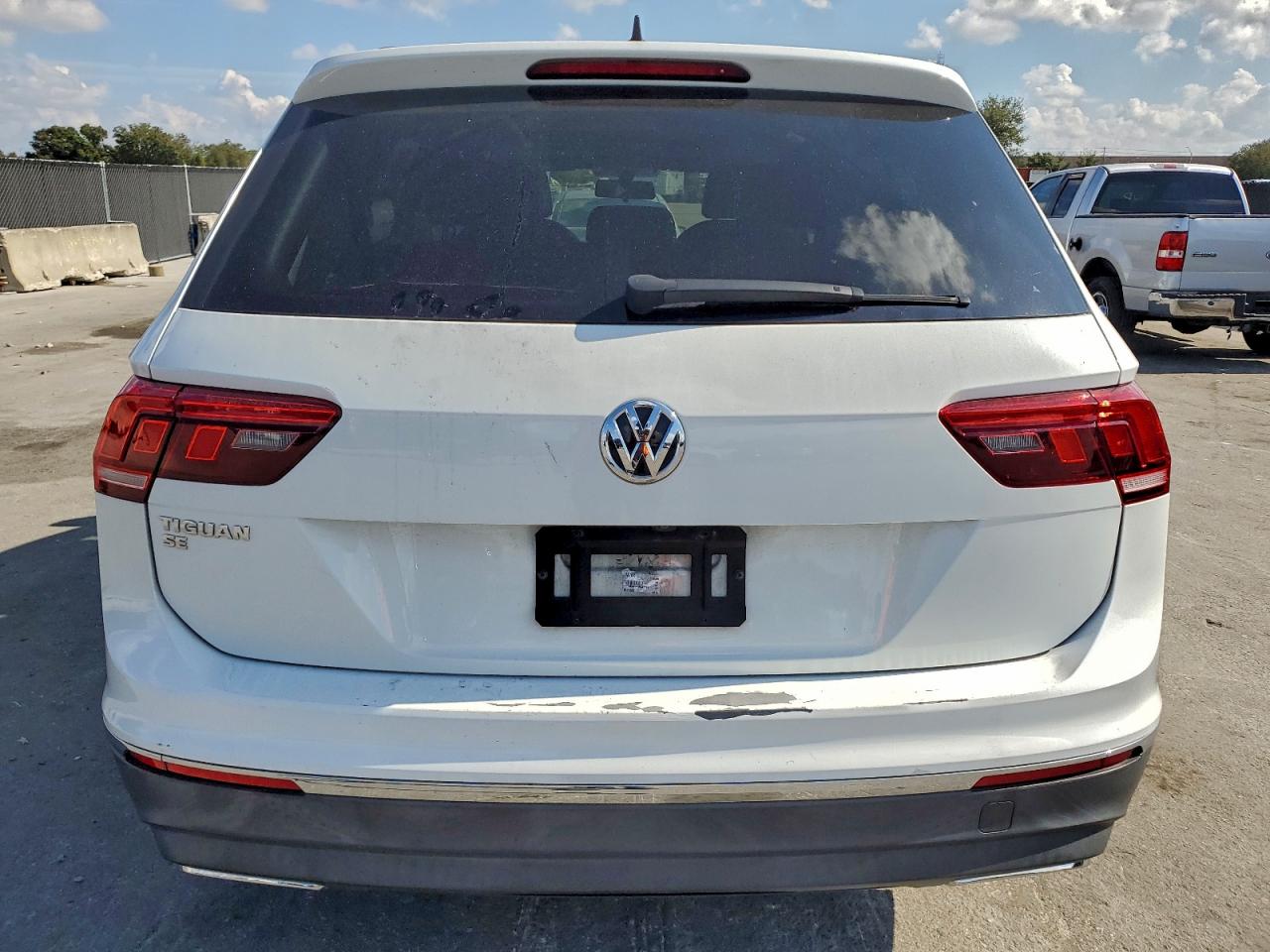 Volkswagen Tiguan Se Image 4