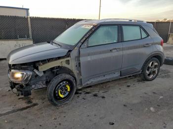  Salvage Hyundai VENUE