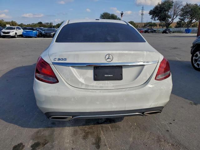 Mercedes-Benz C-Class 300 Image 8