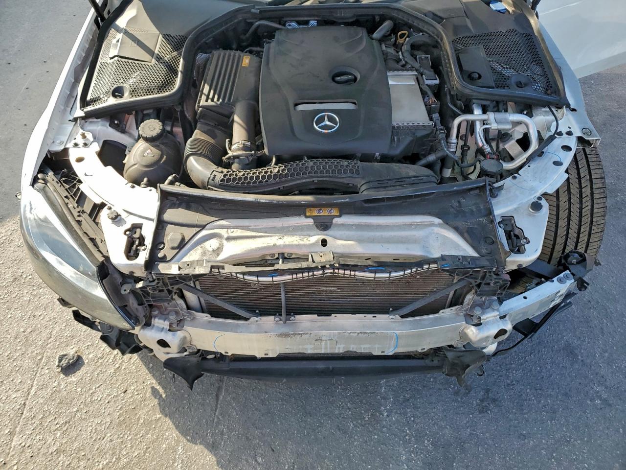 Mercedes-Benz C-Class 300 Image 12