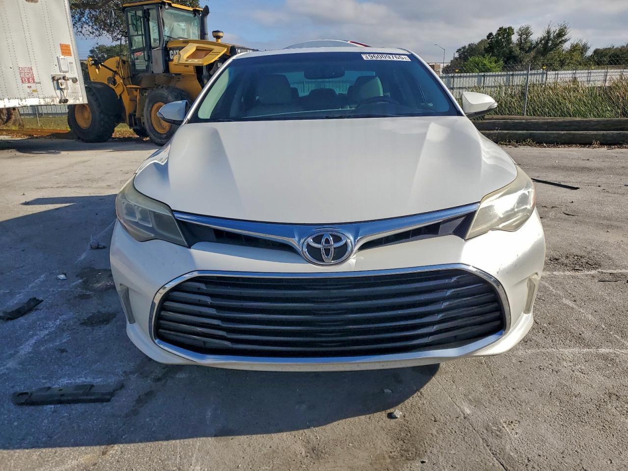 Toyota Avalon Xle Image 7