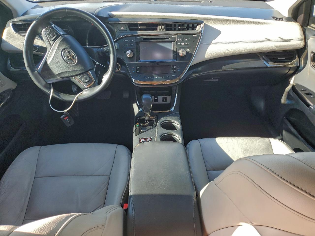 Toyota Avalon Xle Image 6