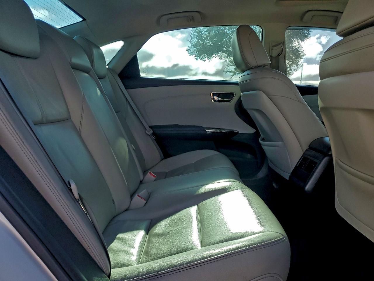 Toyota Avalon Xle Image 5