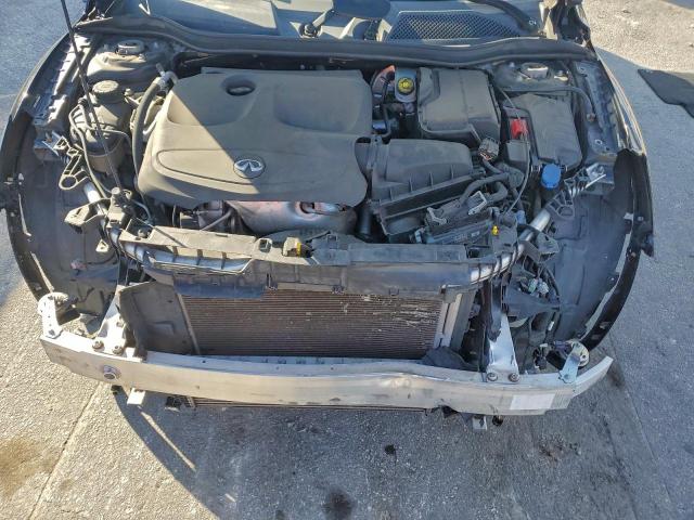 INFINITI Qx Base Image 13