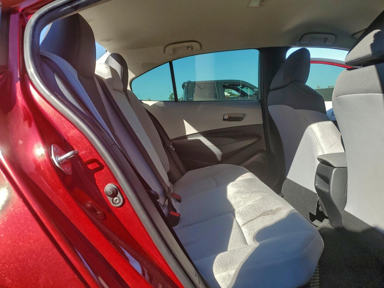 Toyota Corolla Le Image 9