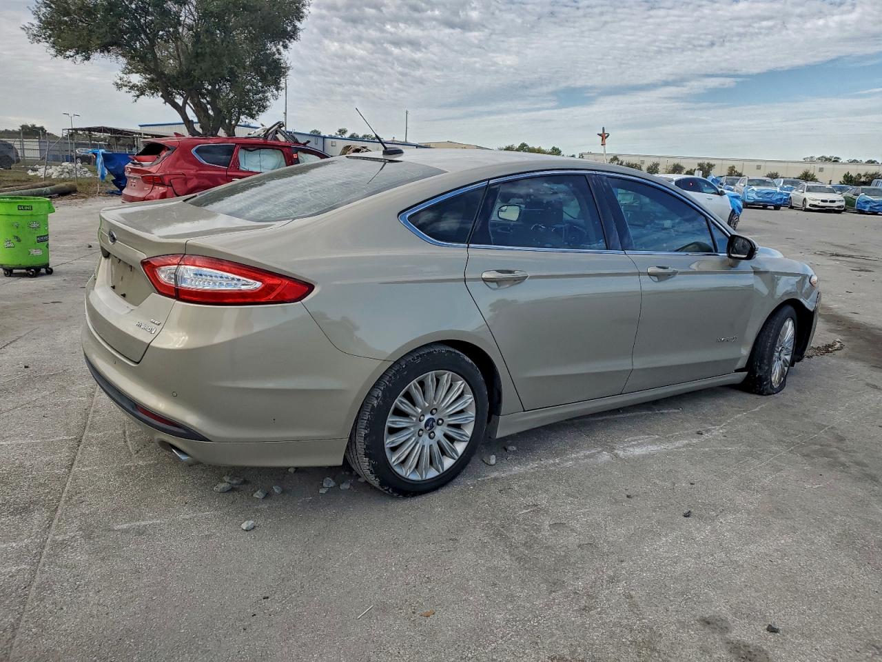 Ford Fusion Se Hybrid Image 2