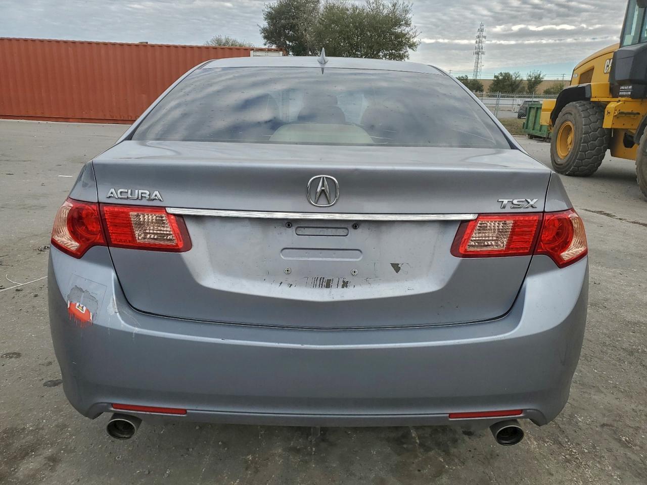 Acura TSX Image 4
