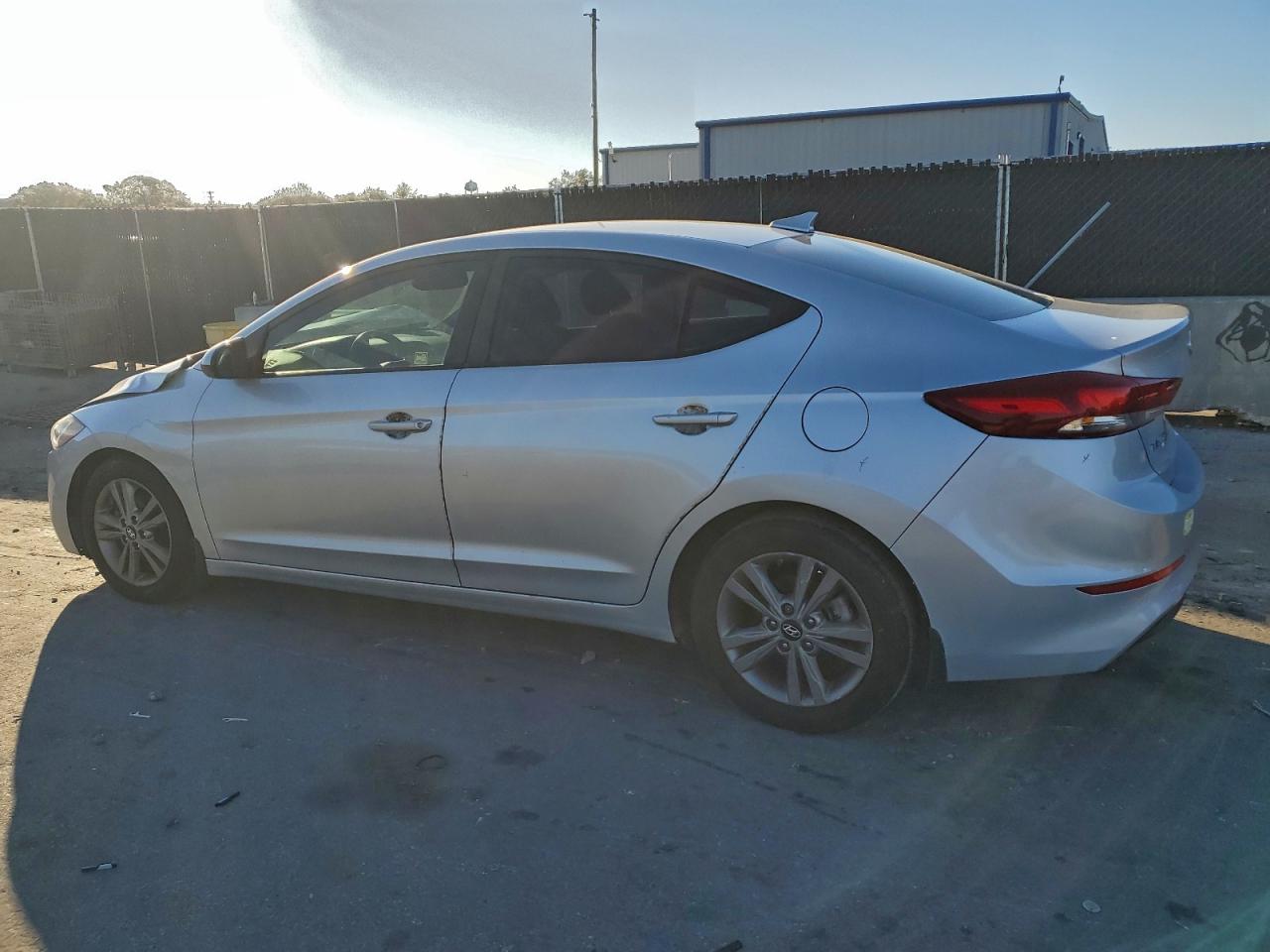 Hyundai ELANTRA Sel Image 6