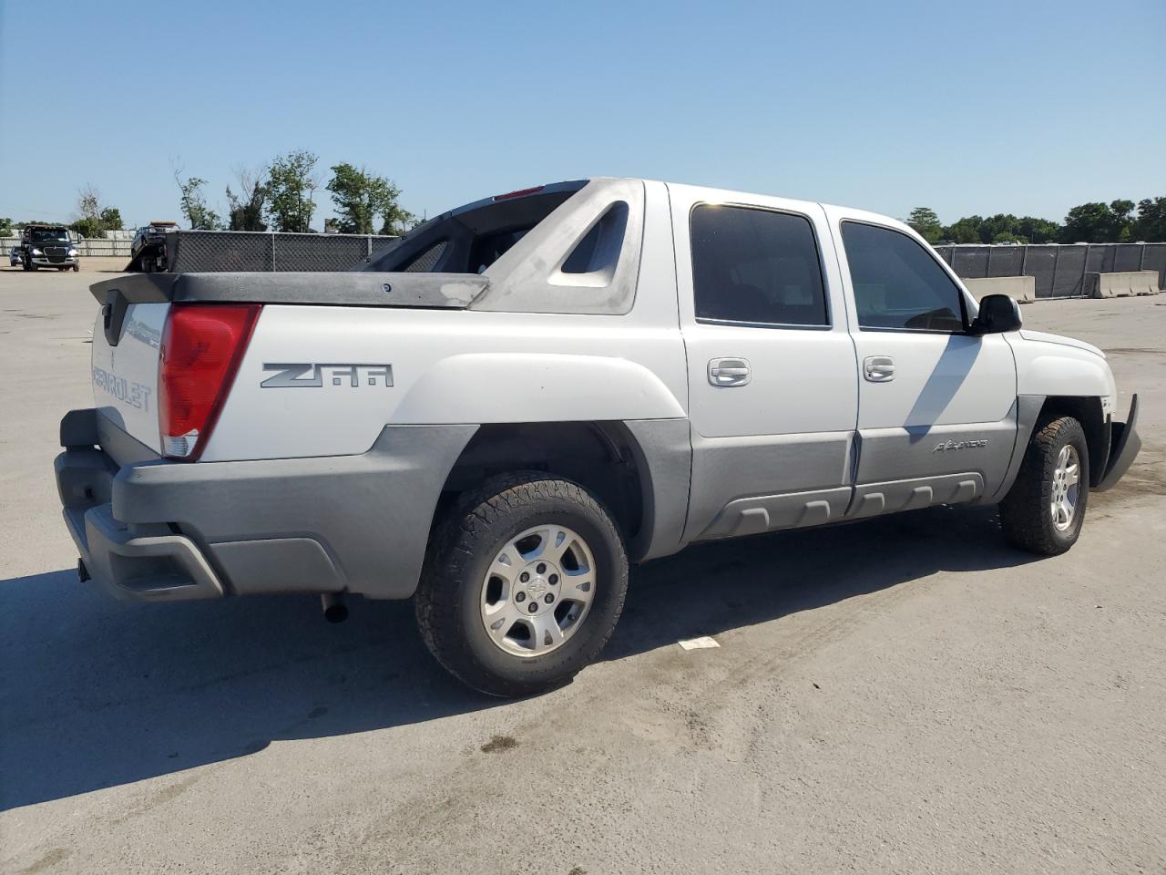 Chevrolet Avalanche C1500 Image 3