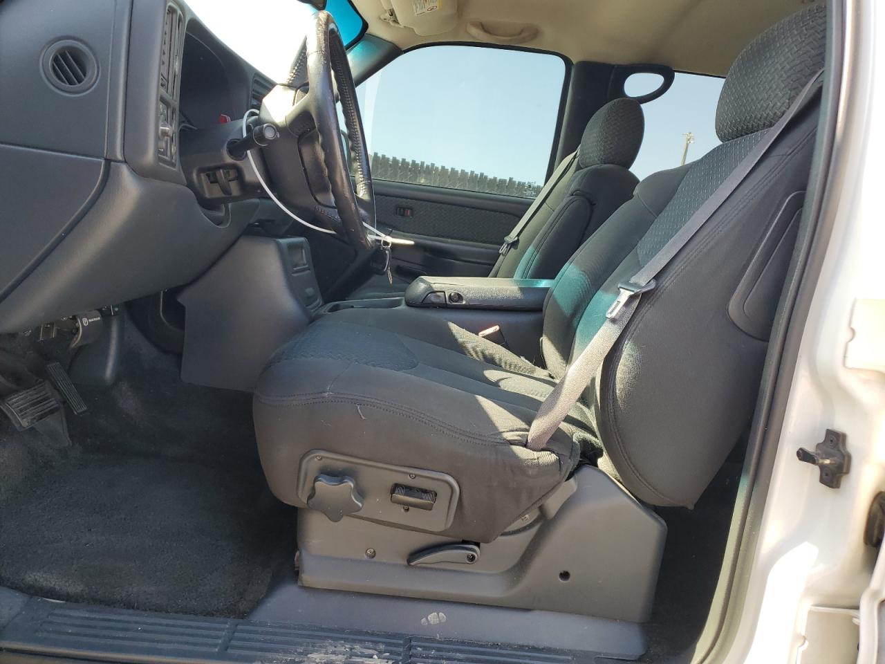 Chevrolet Avalanche C1500 Image 9