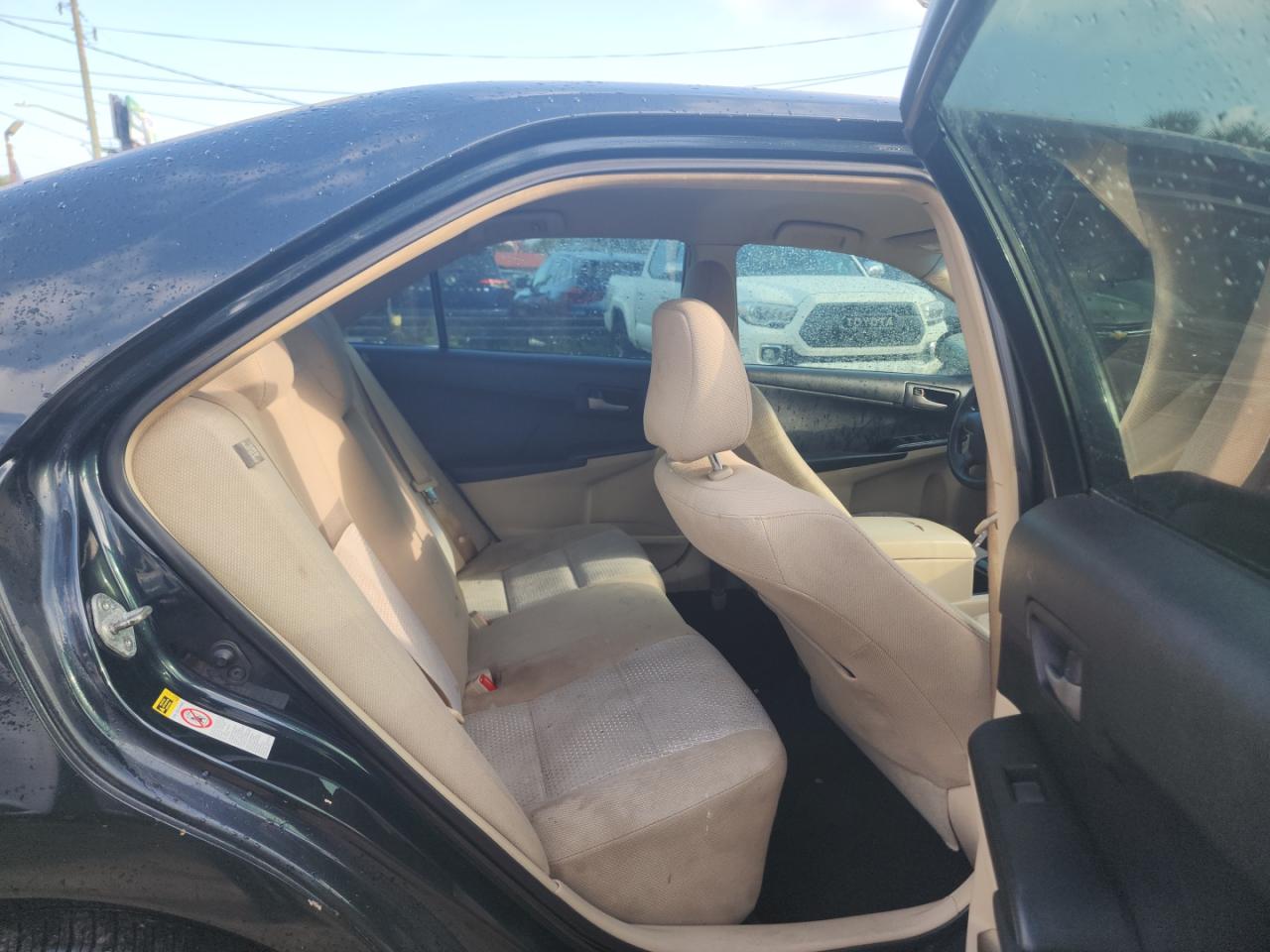 Toyota Camry Base Image 7