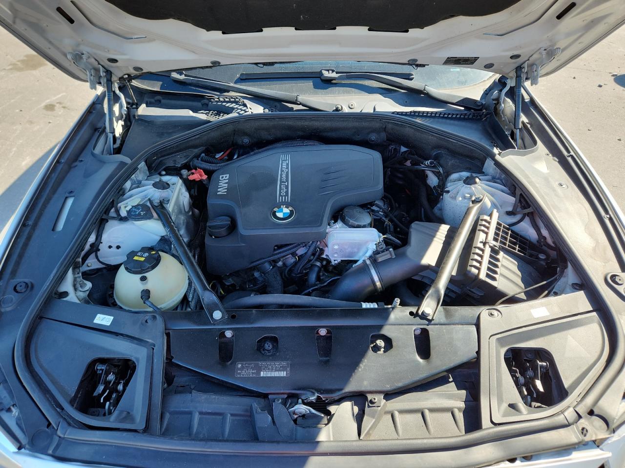 BMW 5 Series I Image 11