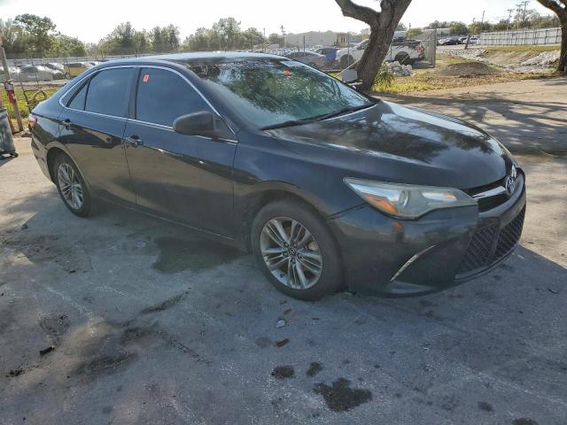 Toyota Camry Le Image 6