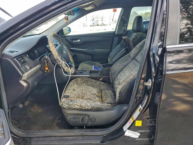 Toyota Camry Le Image 2