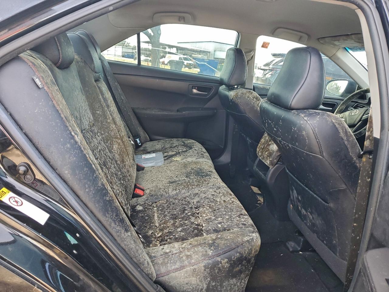 Toyota Camry Le Image 7