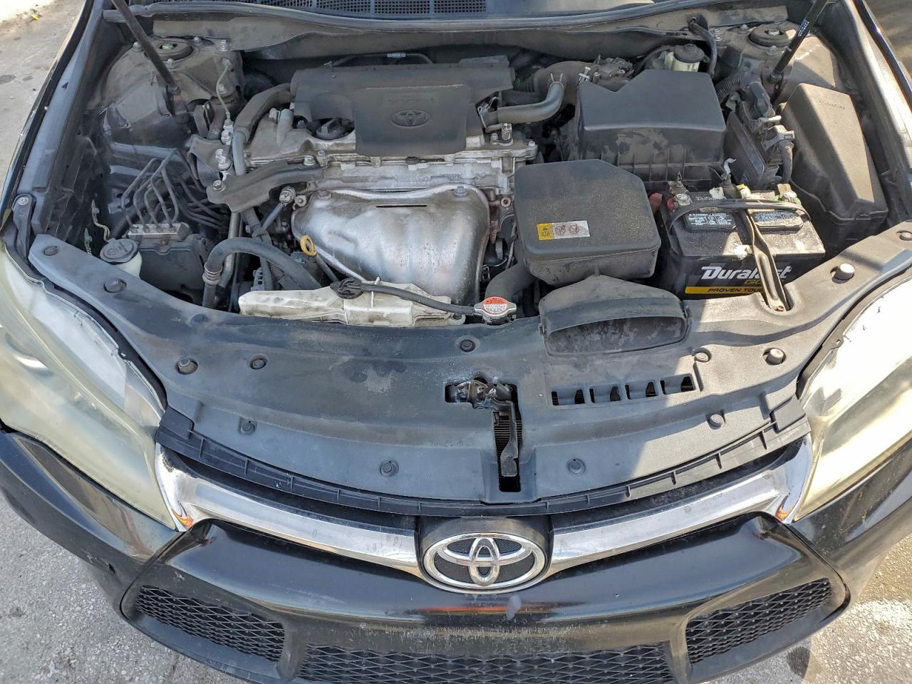 Toyota Camry Le Image 9