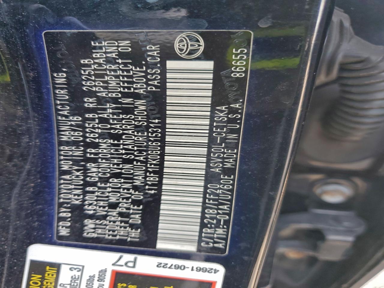 Toyota Camry Le Image 11