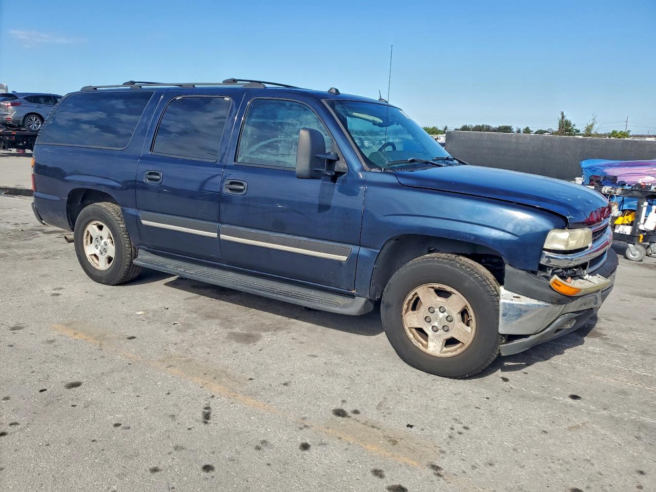 Chevrolet Suburban C1500 Image 10