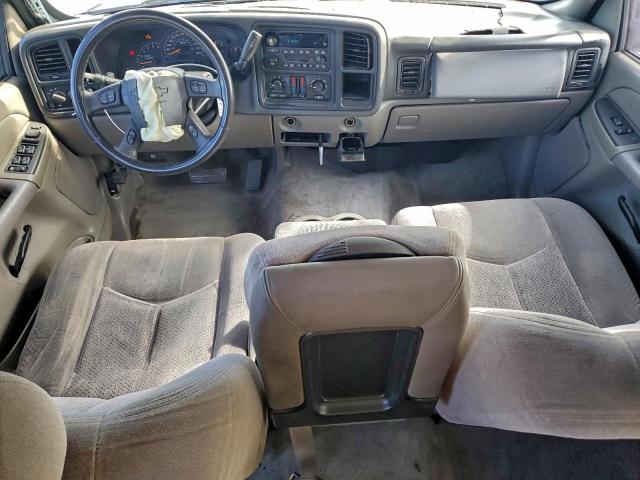 Chevrolet Suburban C1500 Image 3