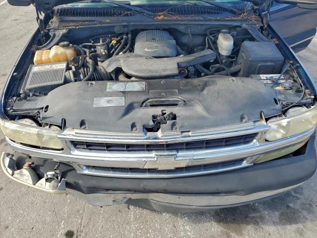 Chevrolet Suburban C1500 Image 11