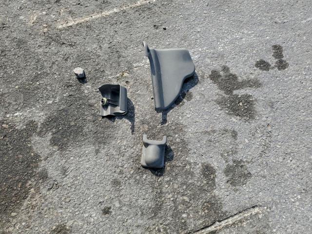 Chevrolet Suburban C1500 Image 14