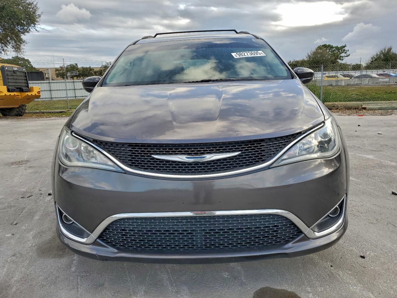 Chrysler Pacifica Touring L Image 7