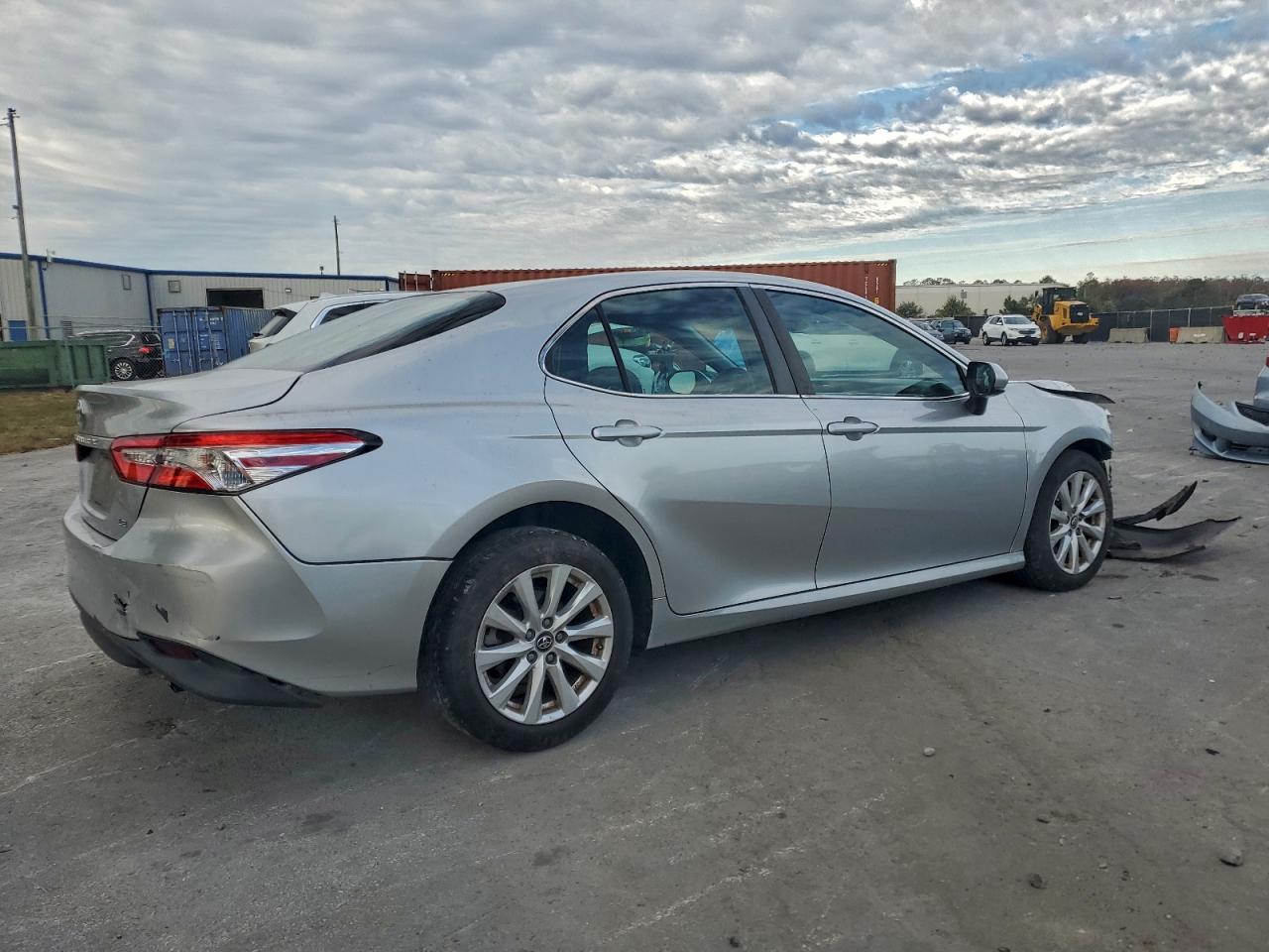 Toyota Camry L Image 5