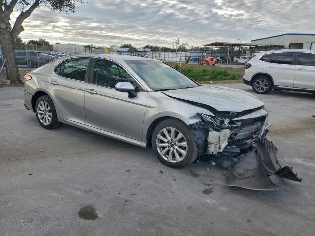 Toyota Camry L Image 4