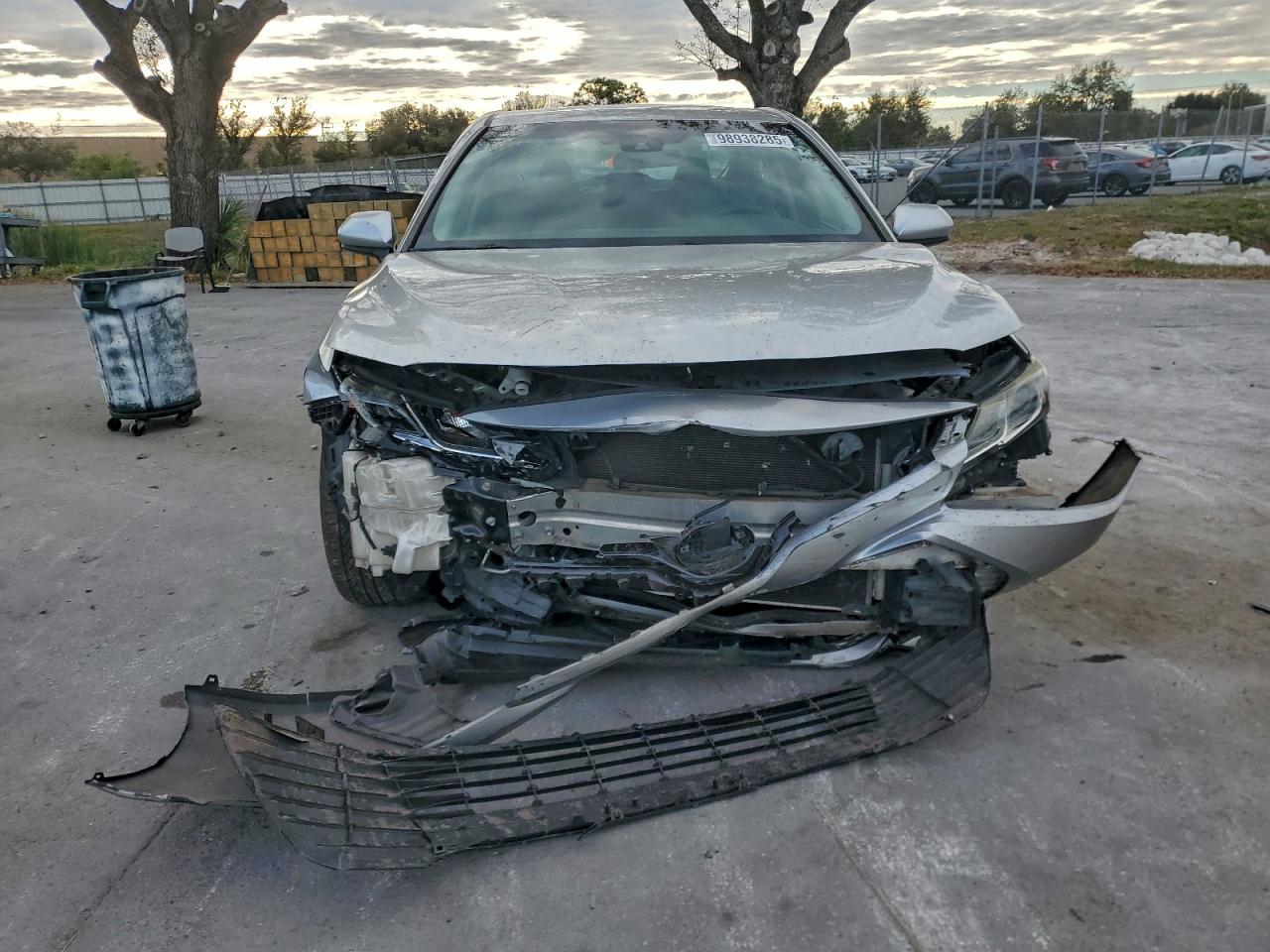 Toyota Camry L Image 7