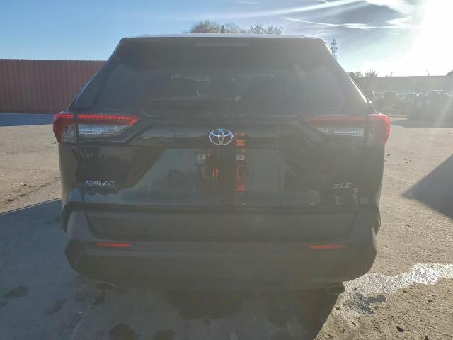 Toyota RAV4 Xle Image 6