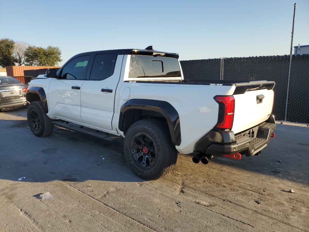 Toyota Tacoma Double Cab Image 3
