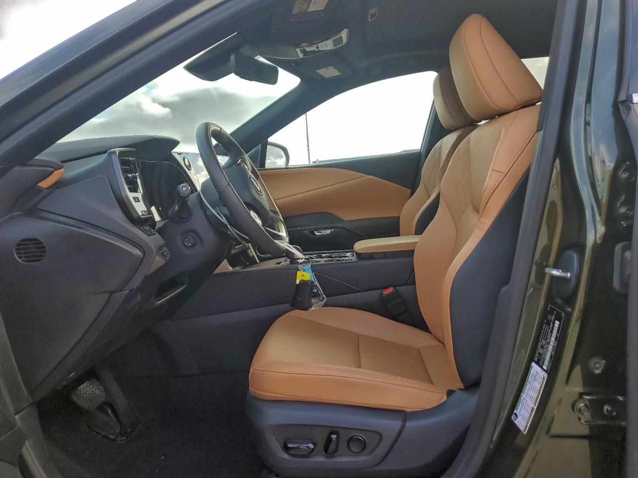 Lexus RX 350h Base Image 13