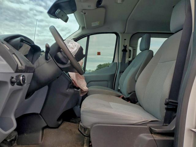 Ford Transit T-150 Image 5