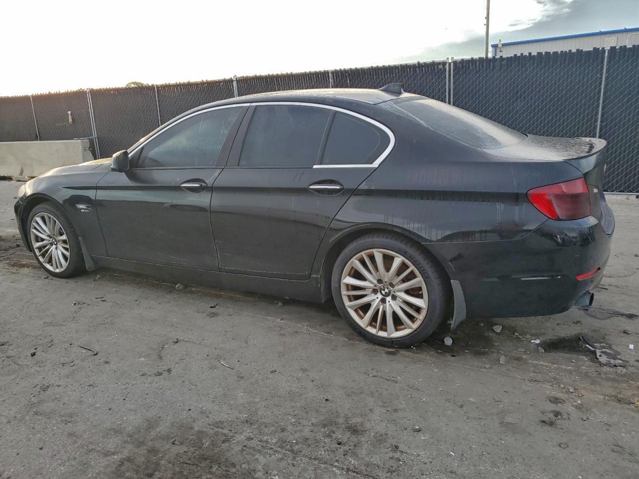 BMW 5 Series I Image 3