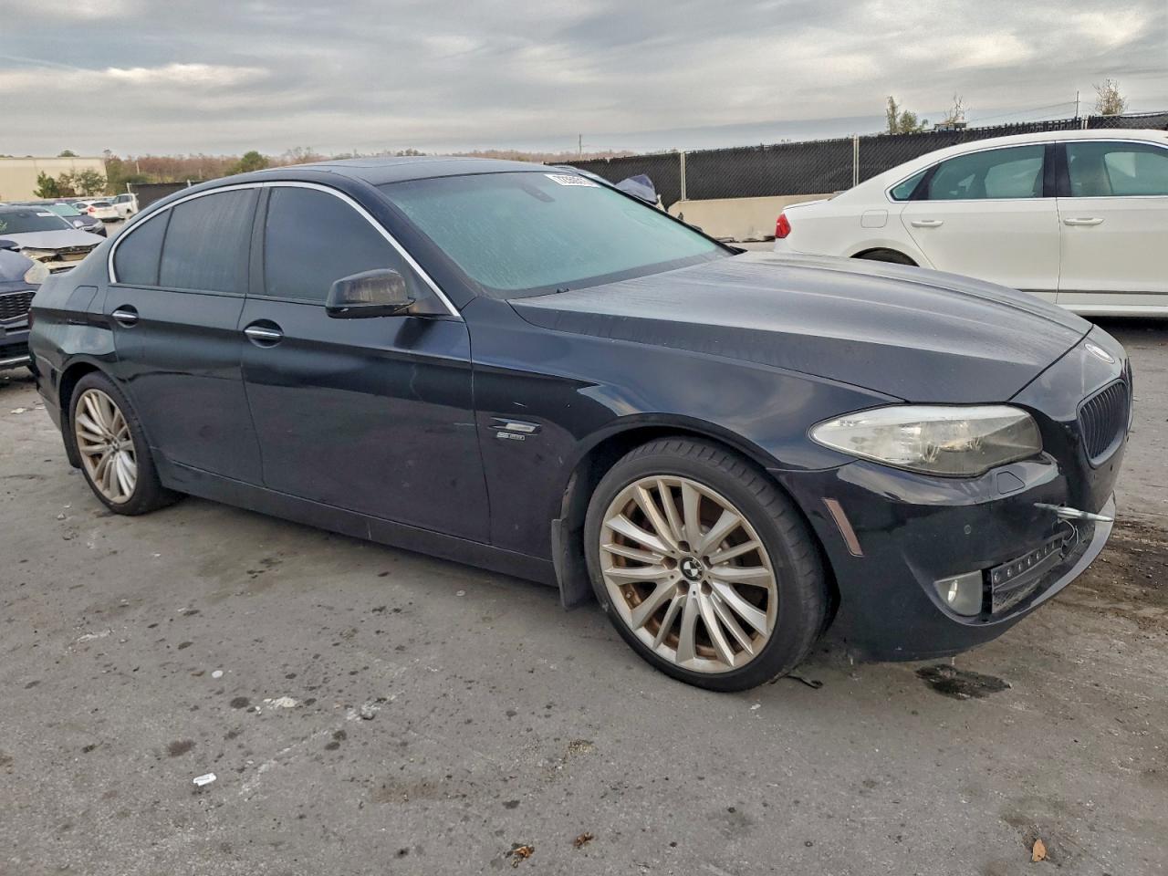 BMW 5 Series I Image 4