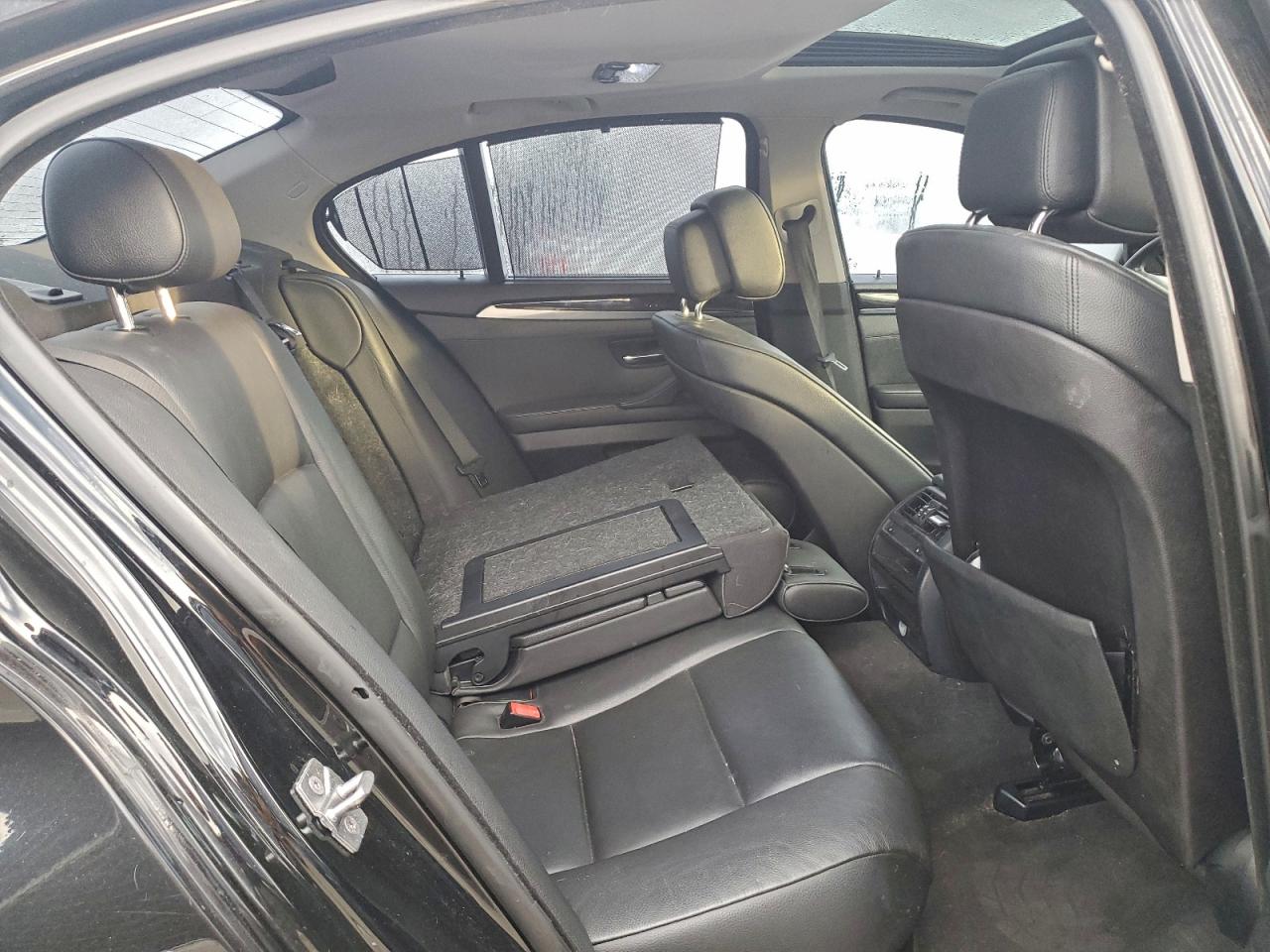 BMW 5 Series I Image 11