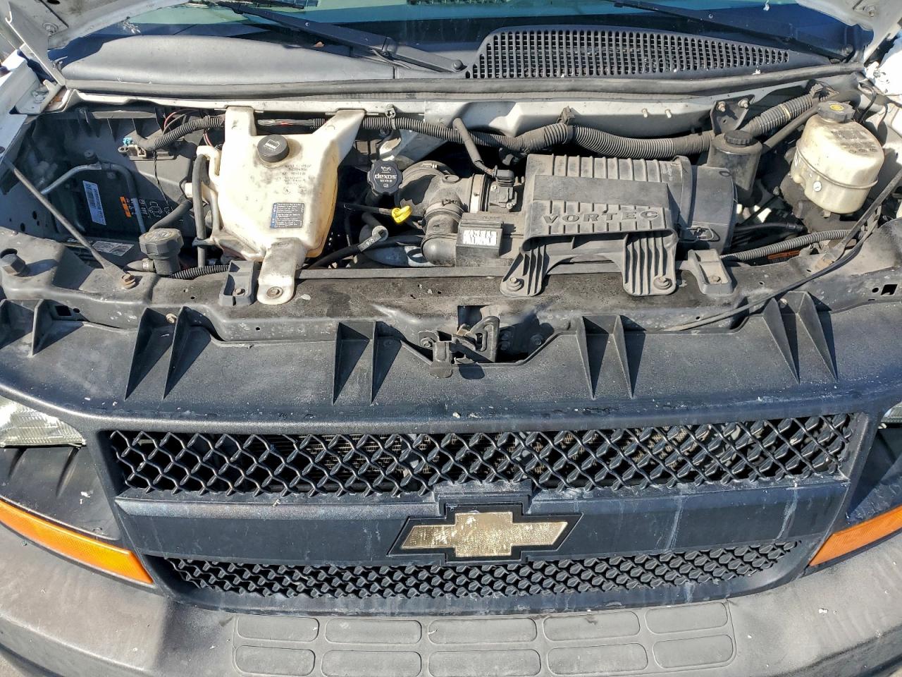 Chevrolet Express Image 12