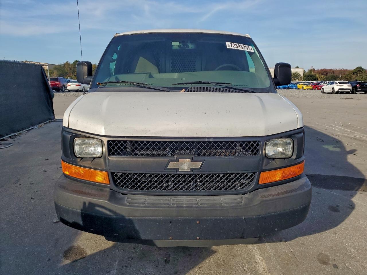 Chevrolet Express Image 4