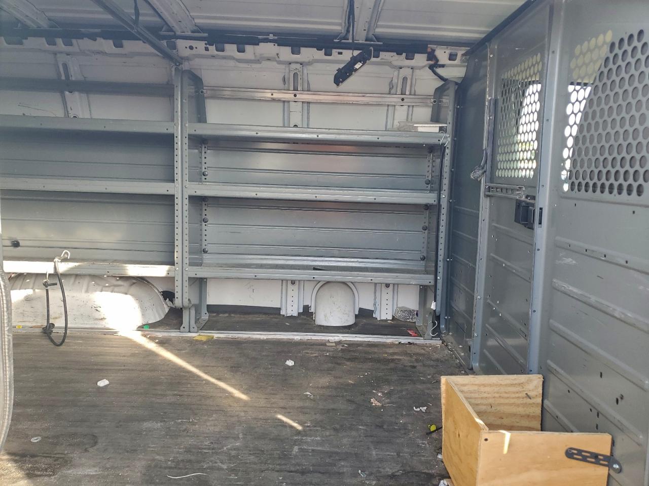 Chevrolet Express Image 8