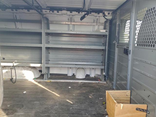 Chevrolet Express Image 8