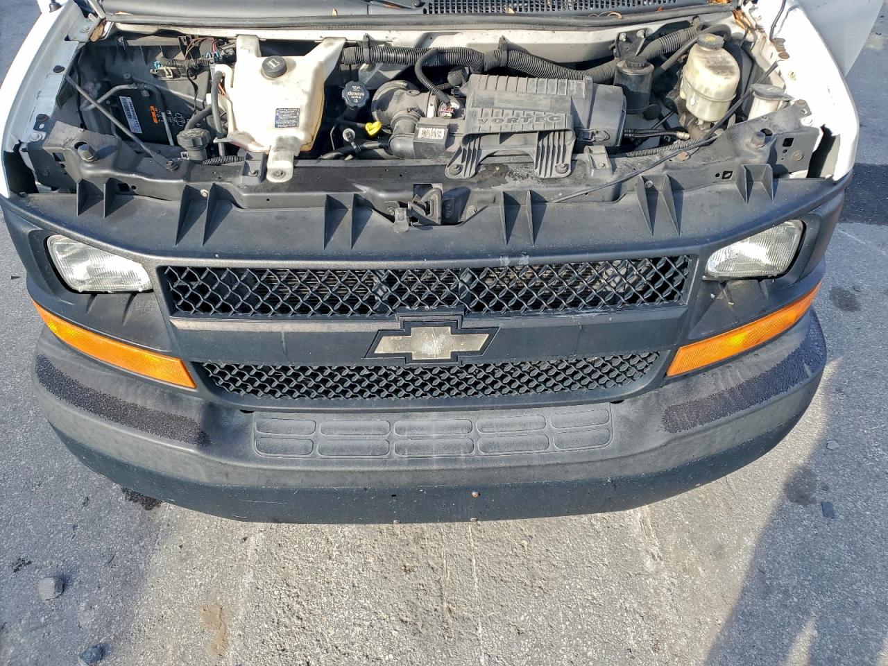 Chevrolet Express Image 11