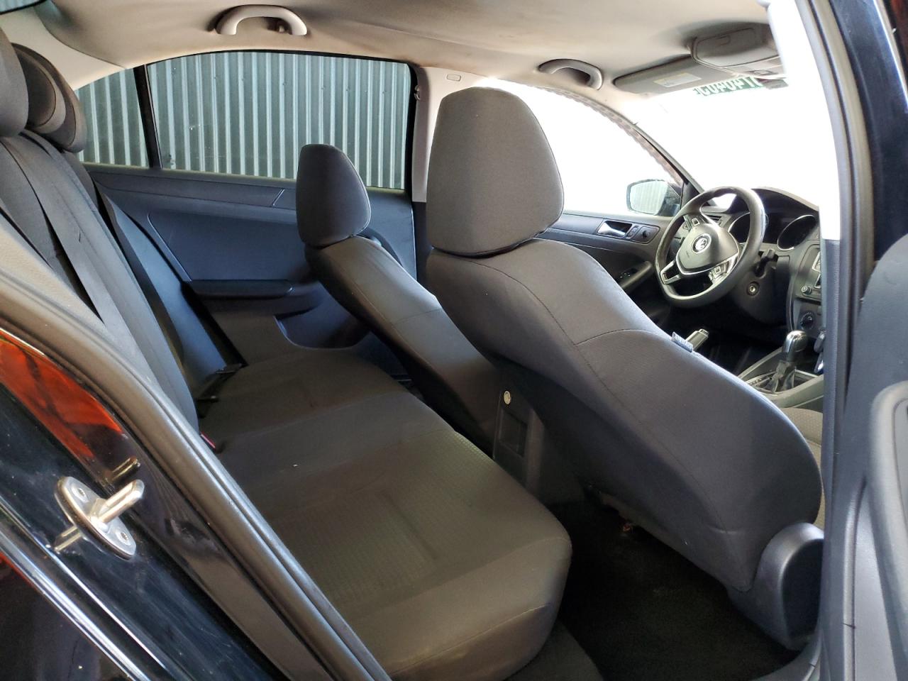 Volkswagen Jetta S Image 11