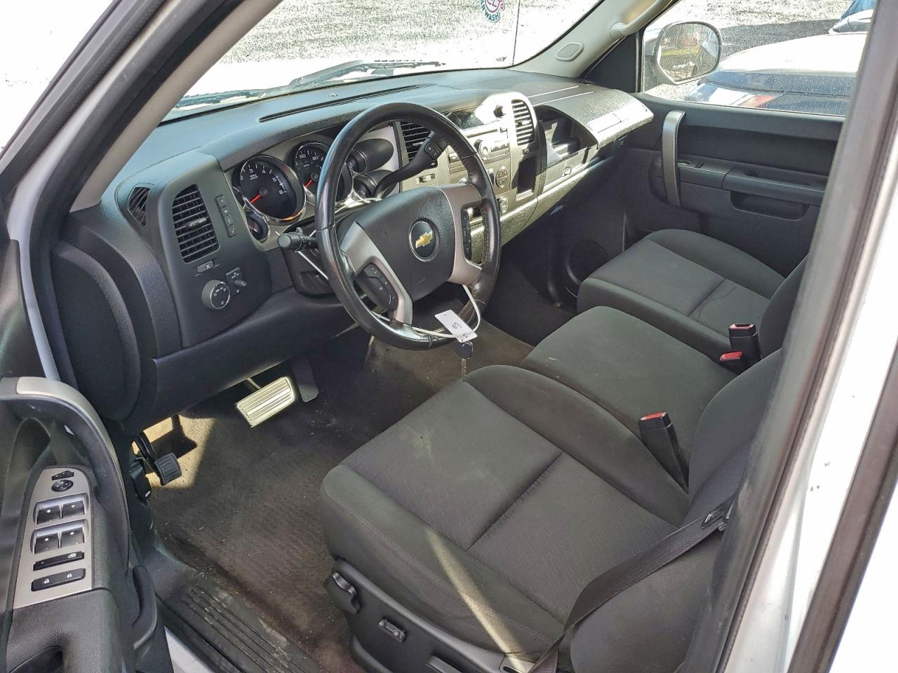 Chevrolet Silverado K1500 Lt Image 3