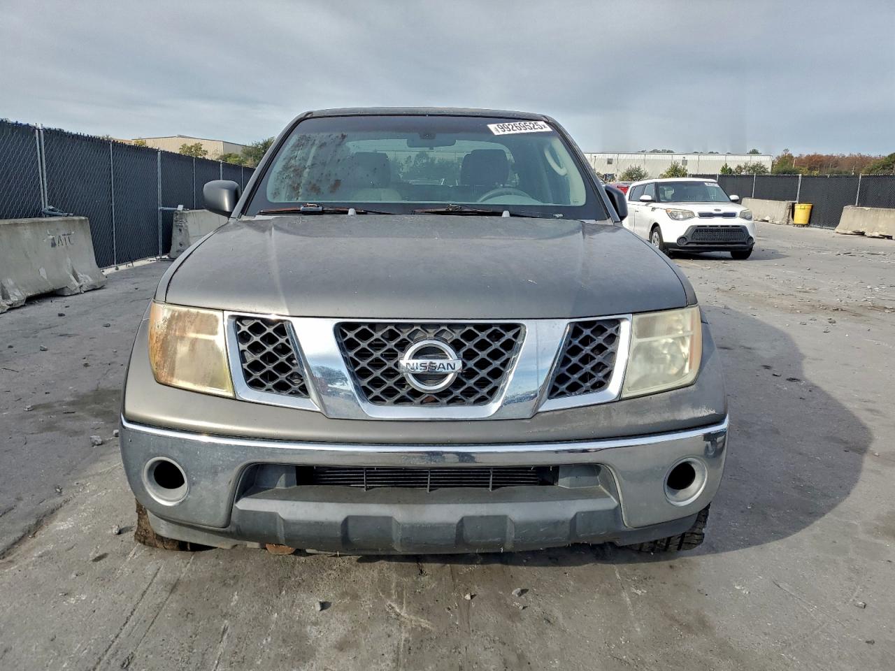 Nissan Frontier Crew Cab Le Image 5