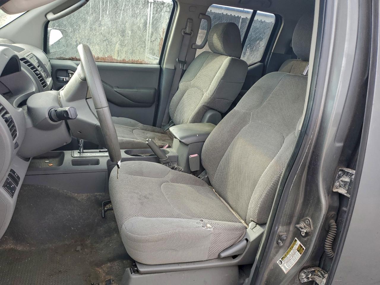 Nissan Frontier Crew Cab Le Image 7